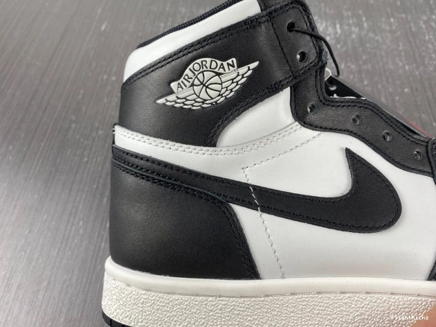 BQ4422-001 High Retro 85 (2023) Black White Jordan 1 0720